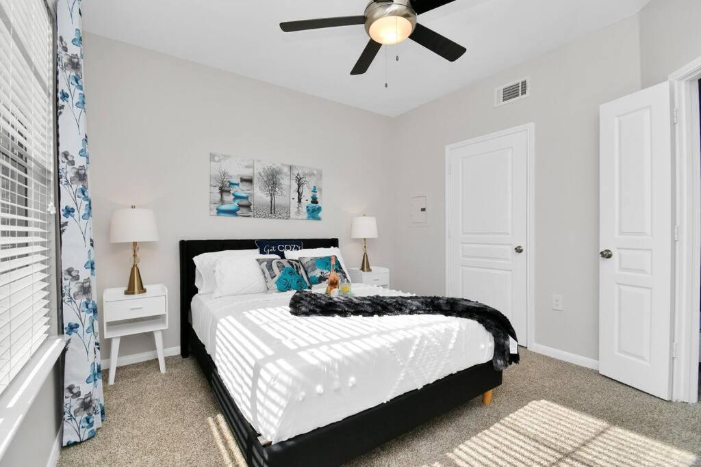 Ferienwohnung Chic Retreat-Walk To Nrg-Pool Houston Exterior foto